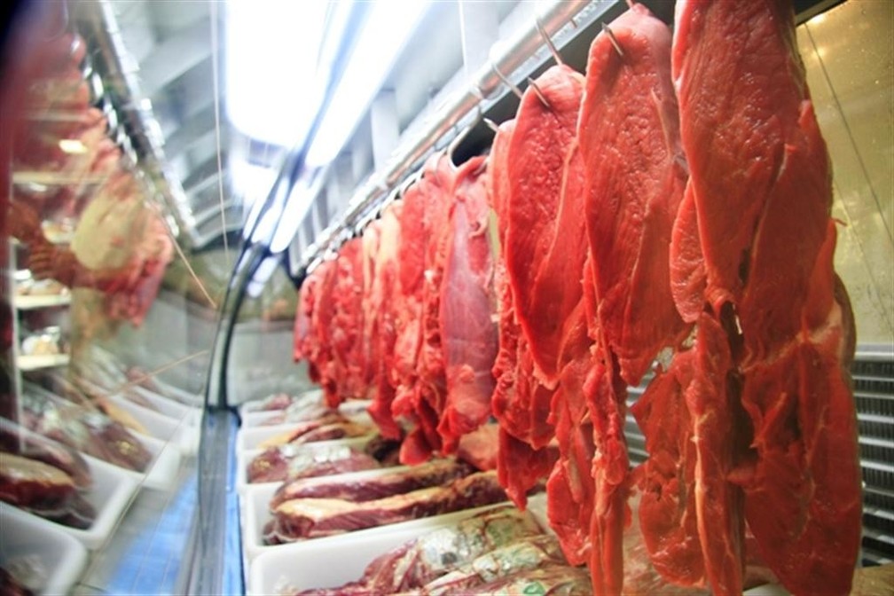 Sem China, carne começa a ser vendida no Brasil; confira os destaques desta sexta 